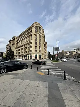 Satılır 3 otaqlı mənzil 125 m² — Bakı 3 otaq 125.00 m²