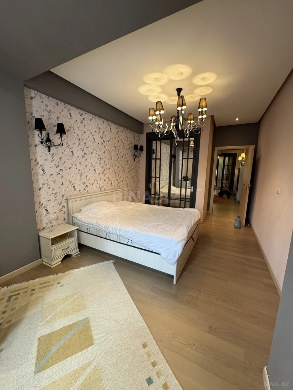 Satılır 3 otaqlı mənzil 125 m²
