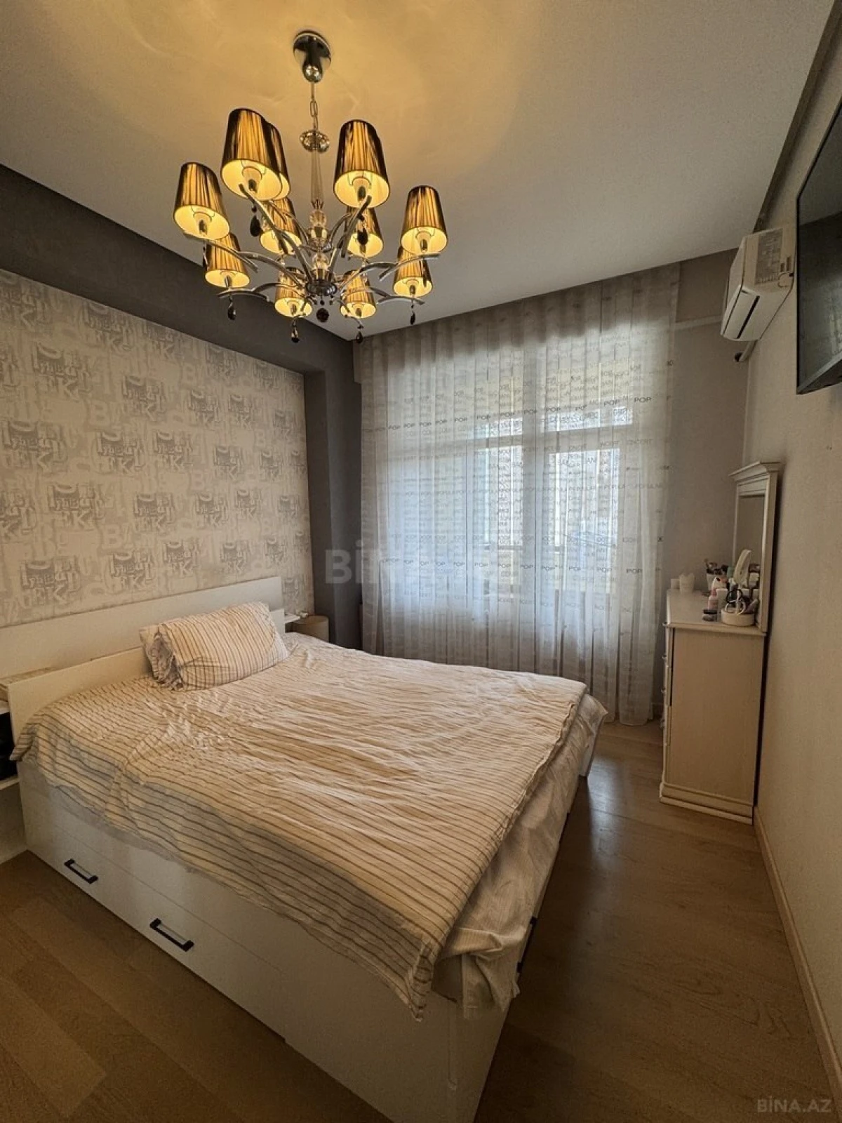 Satılır 3 otaqlı mənzil 125 m²