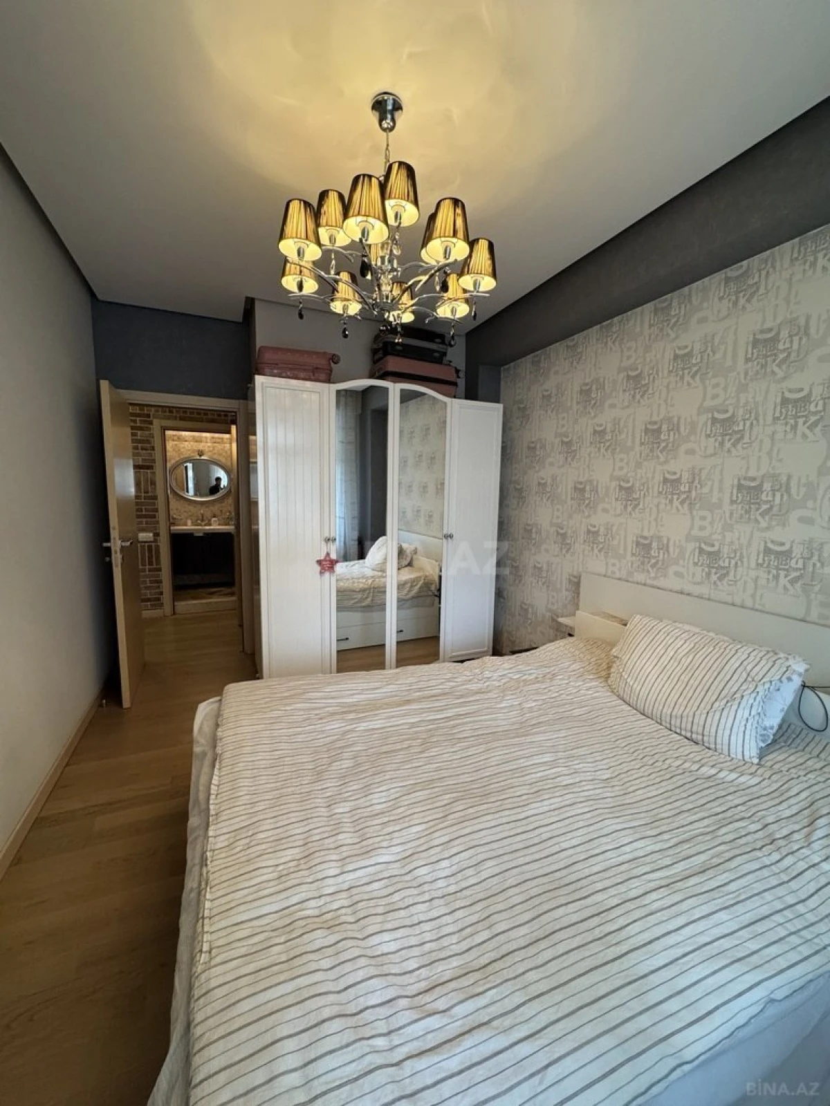 Satılır 3 otaqlı mənzil 125 m²