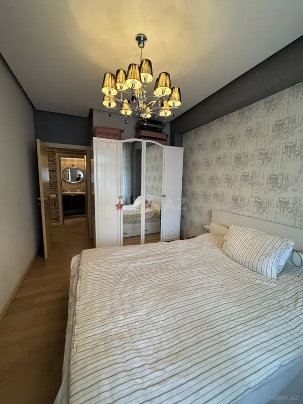 Satılır 3 otaqlı mənzil 125 m²