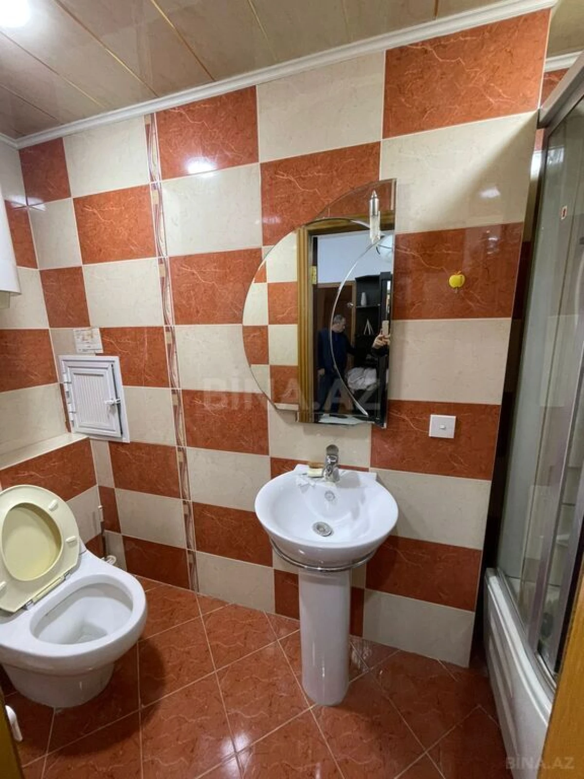 Kirayə verilir 3 otaqlı mənzil 150 m²