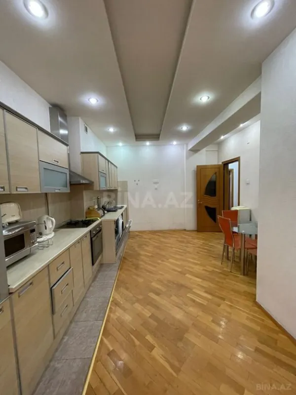 Kirayə verilir 3 otaqlı mənzil 150 m²
