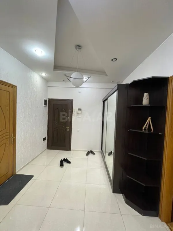 Kirayə verilir 3 otaqlı mənzil 150 m²