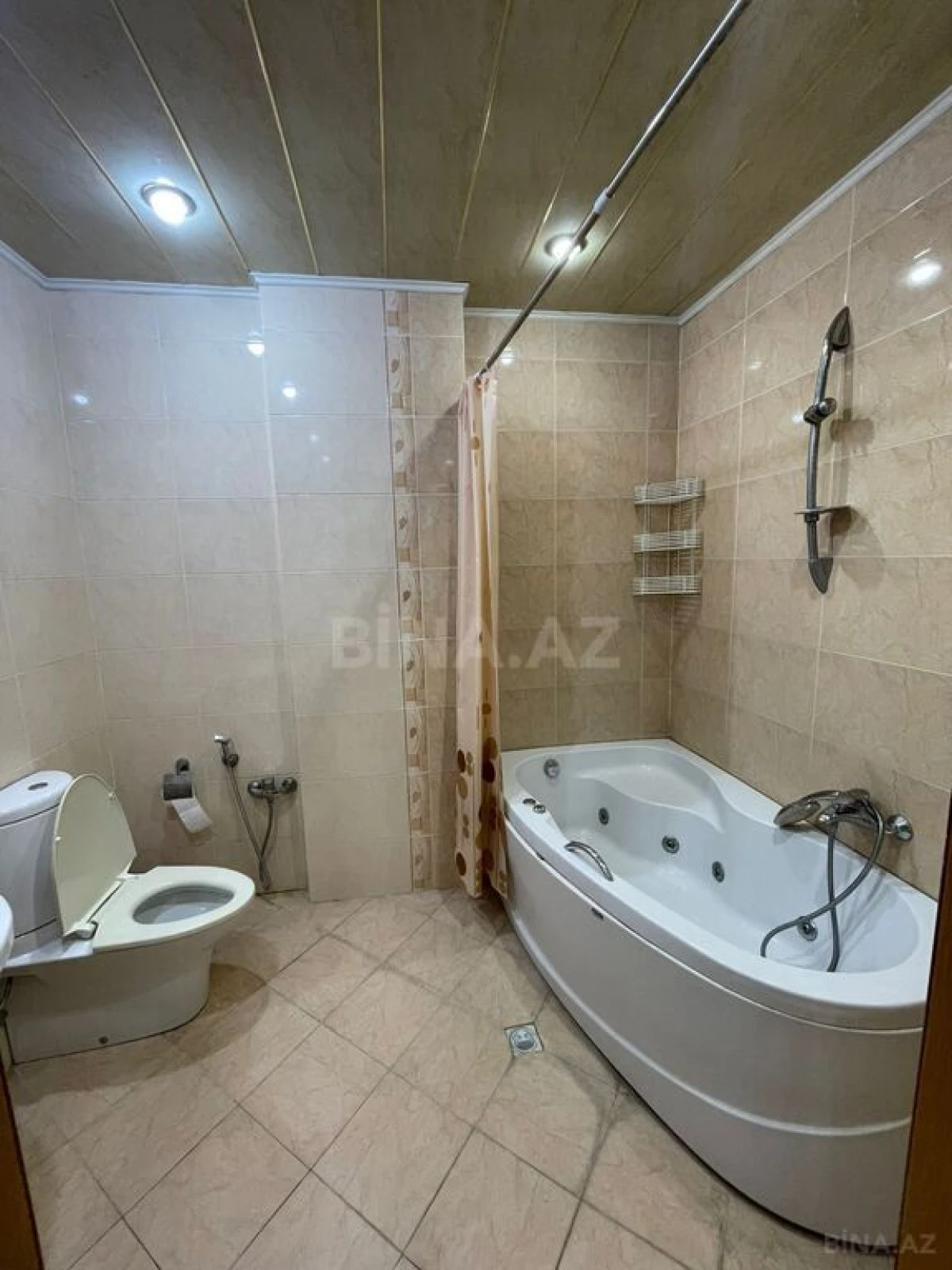 Kirayə verilir 3 otaqlı mənzil 150 m²