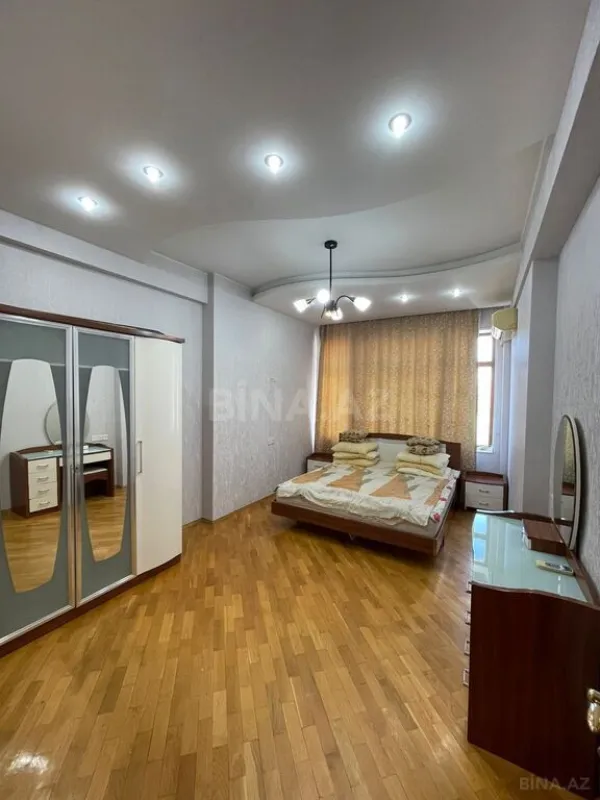 Kirayə verilir 3 otaqlı mənzil 150 m²