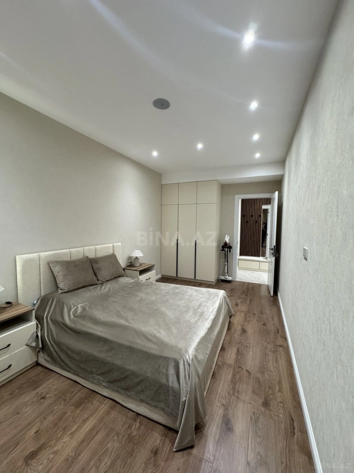 Satılır 2 otaqlı mənzil 64 m²