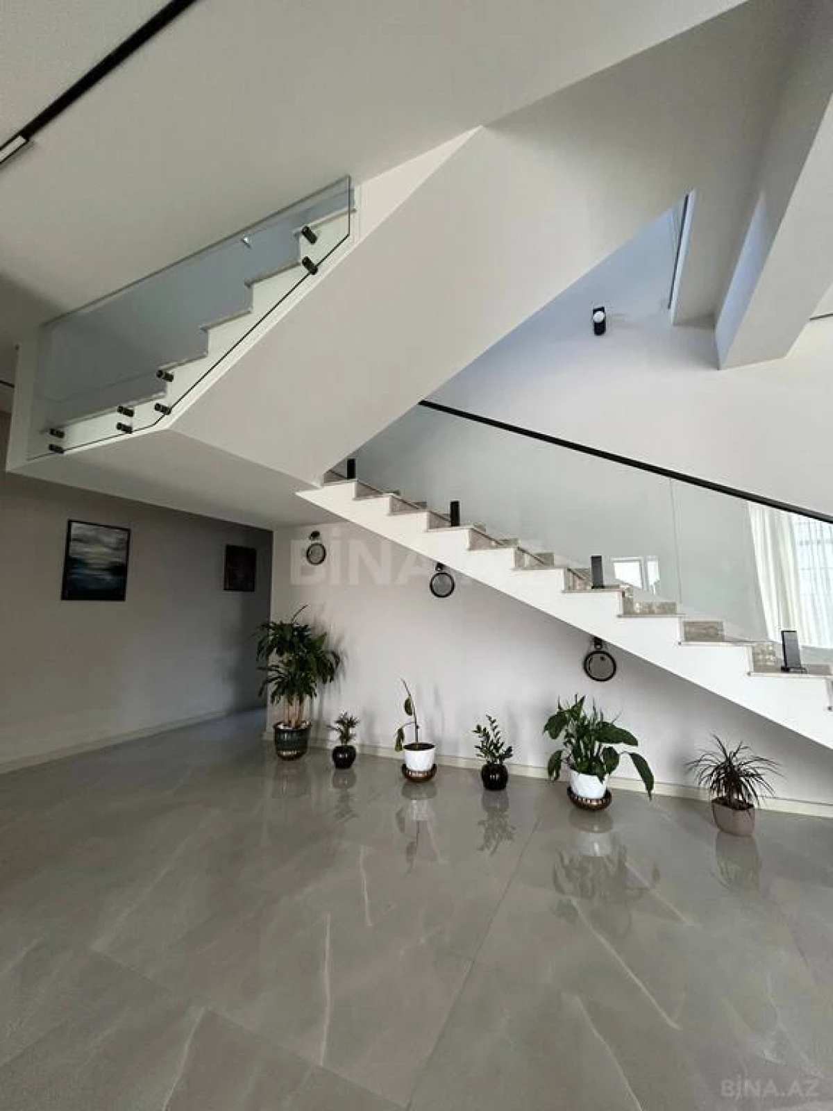 Satılır 5 otaqlı həyət evi 600 m²