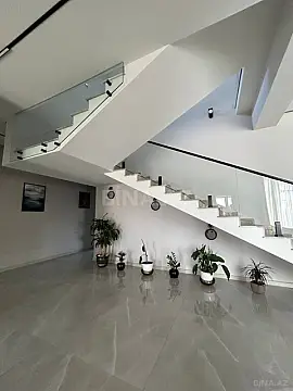 Satılır 5 otaqlı həyət evi 600 m²
