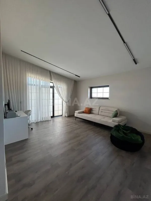 Satılır 5 otaqlı həyət evi 600 m²