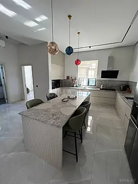 Satılır 5 otaqlı həyət evi 600 m²