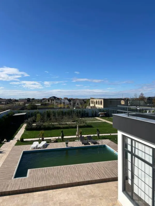 Satılır 5 otaqlı həyət evi 600 m²