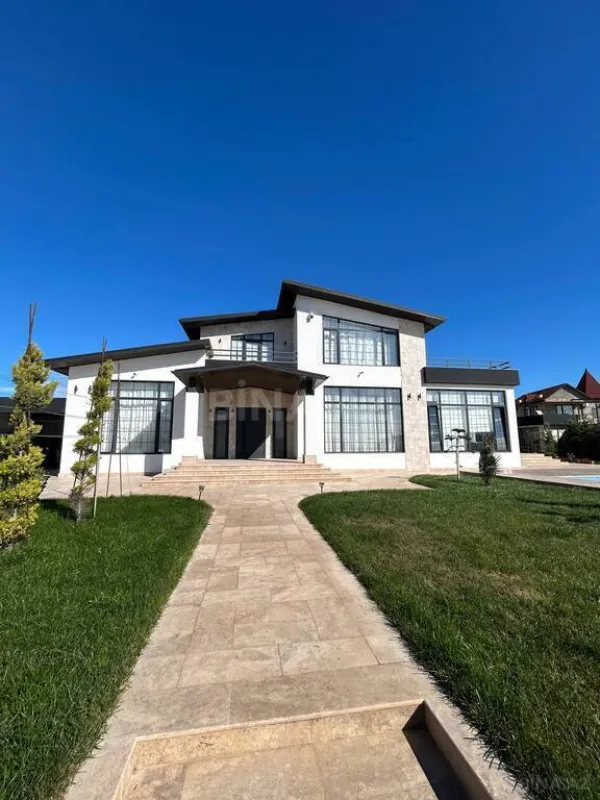 Satılır 5 otaqlı həyət evi 600 m²