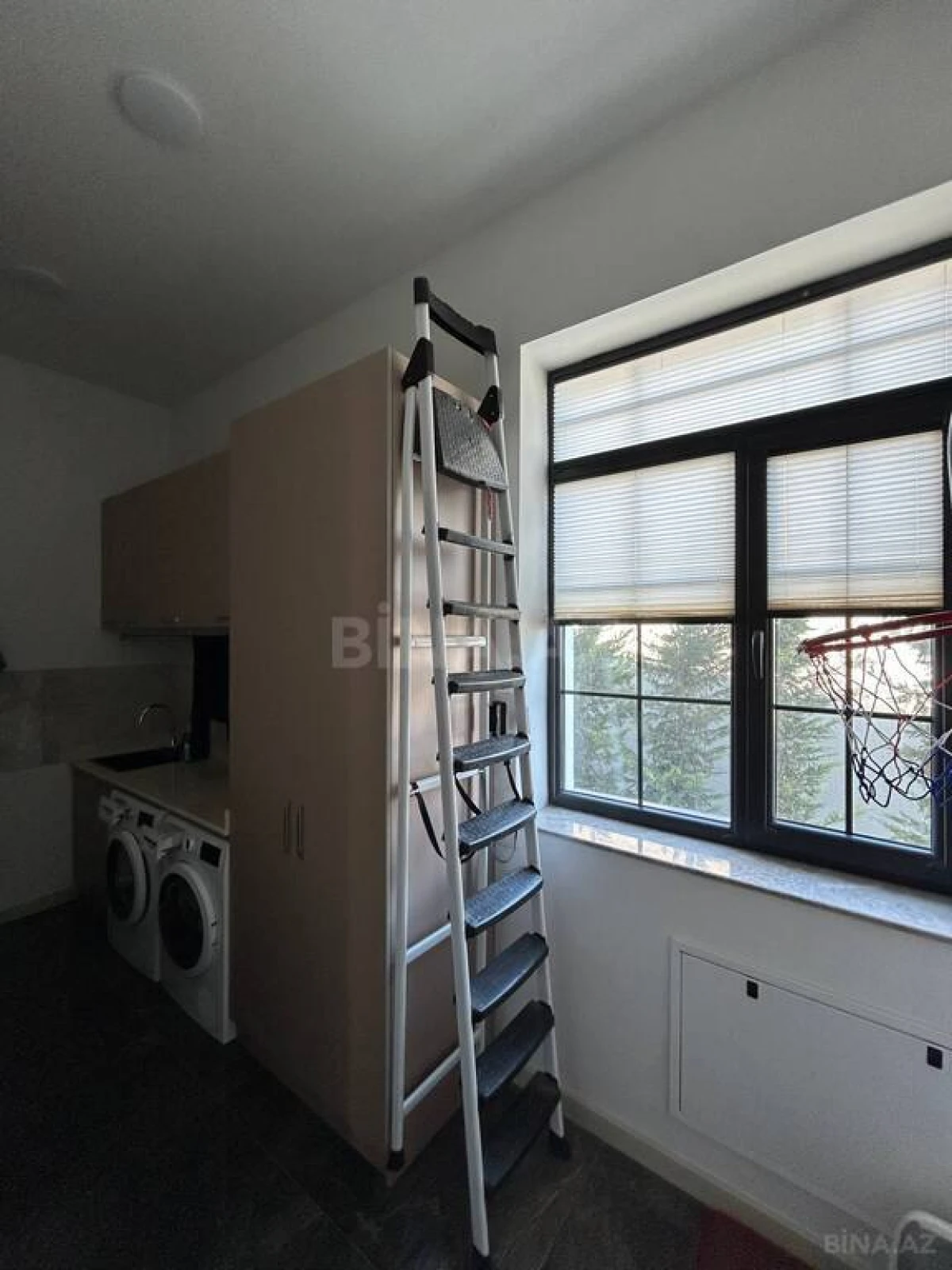 Satılır 5 otaqlı həyət evi 600 m²