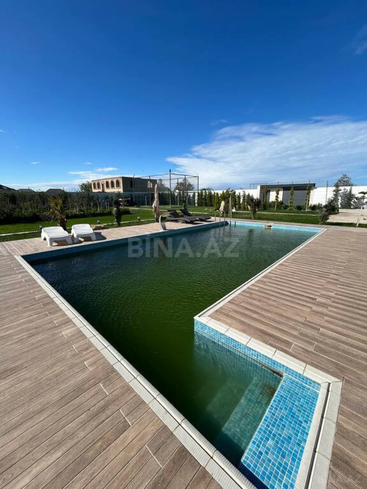 Satılır 5 otaqlı həyət evi 600 m²