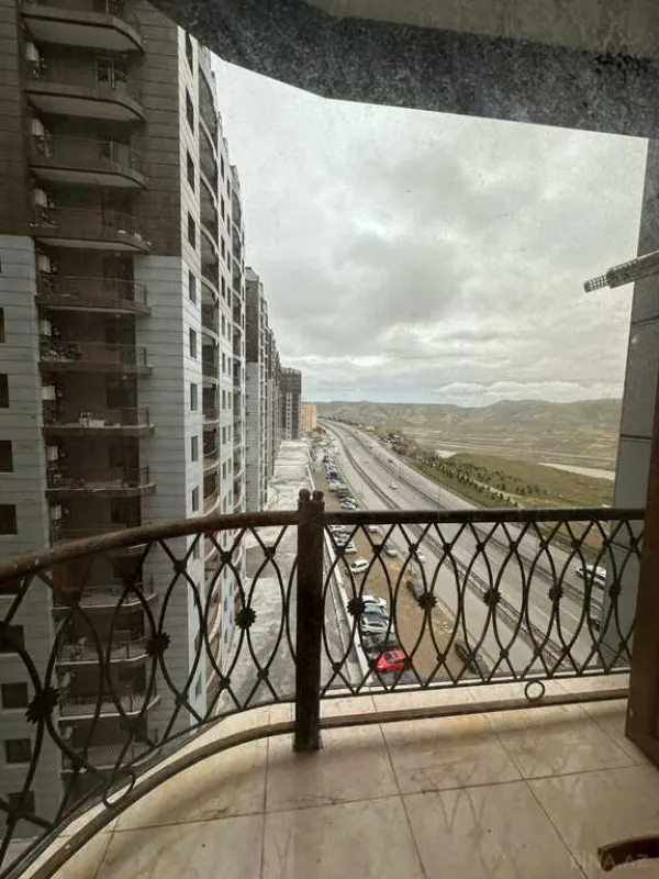 Kirayə verilir 2 otaqlı mənzil 77 m²