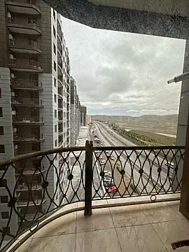 Kirayə verilir 2 otaqlı mənzil 77 m²