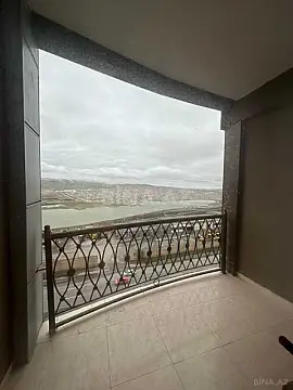 Kirayə verilir 2 otaqlı mənzil 77 m²