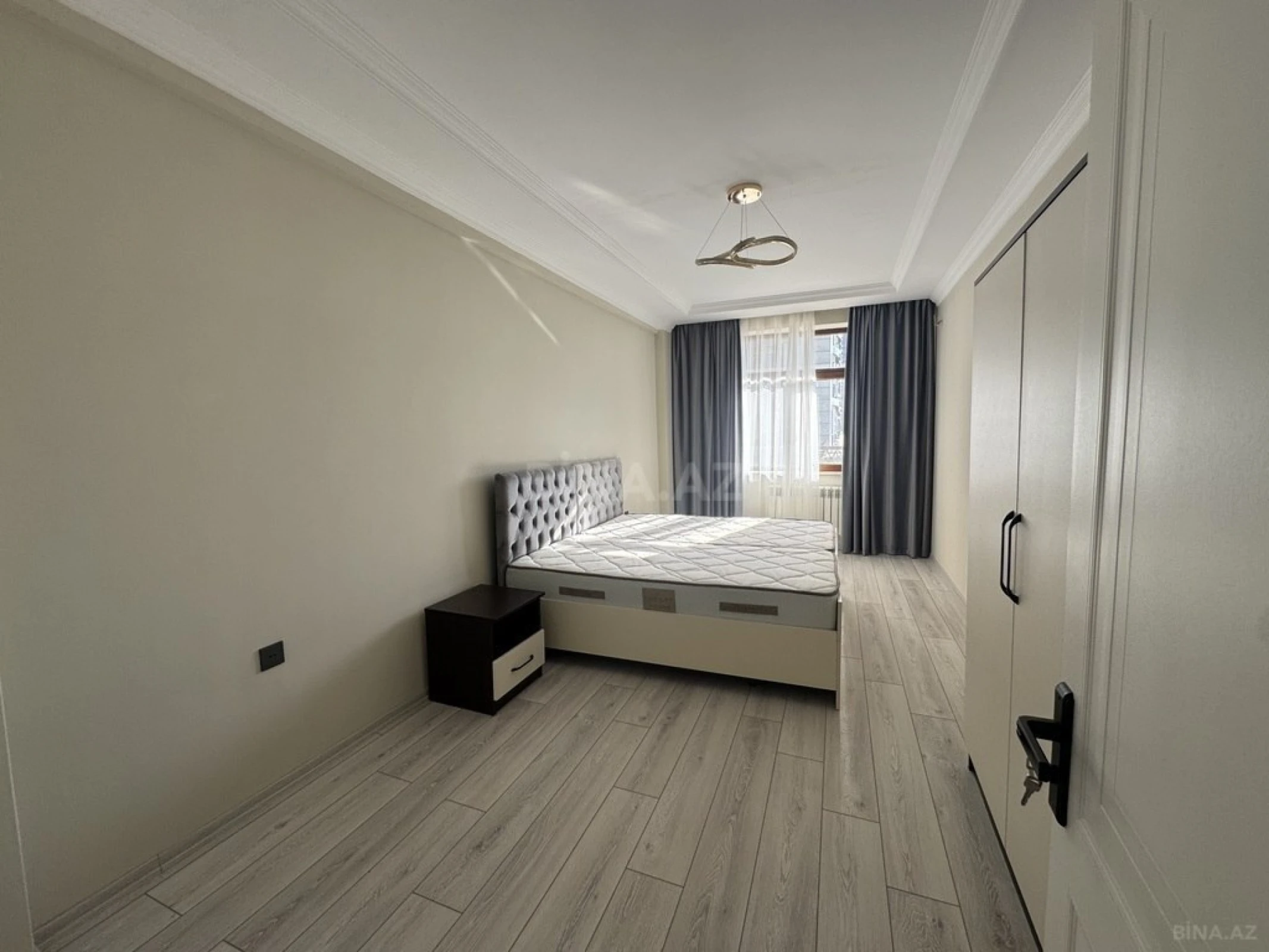 Kirayə verilir 2 otaqlı mənzil 77 m²