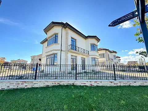 Satılır 8 otaqlı həyət evi 345 m² — Bakı, Sea Breeze 8 otaq 345.00 m²