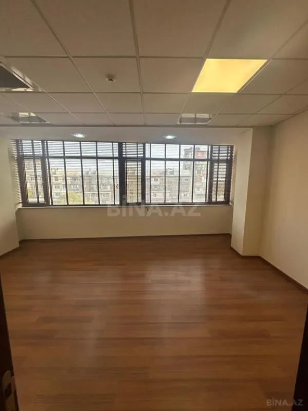 Kirayə verilir 4 otaqlı ofis 150 m²