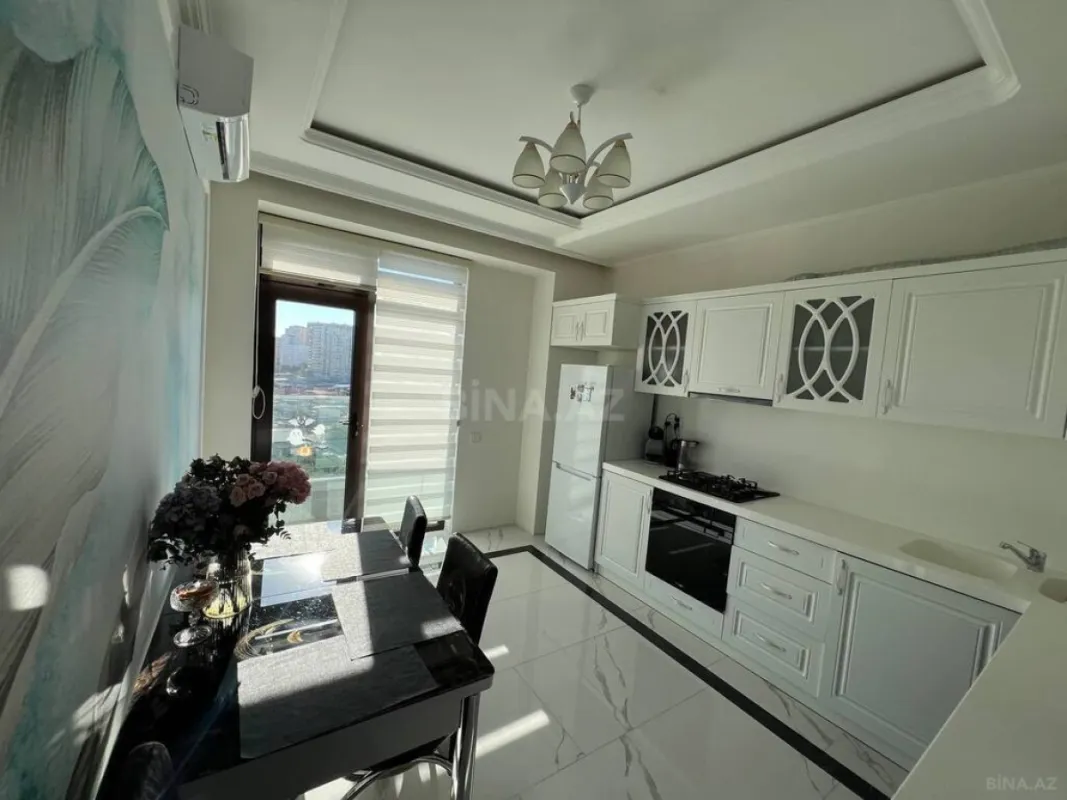 Kirayə verilir 3 otaqlı mənzil 150 m²