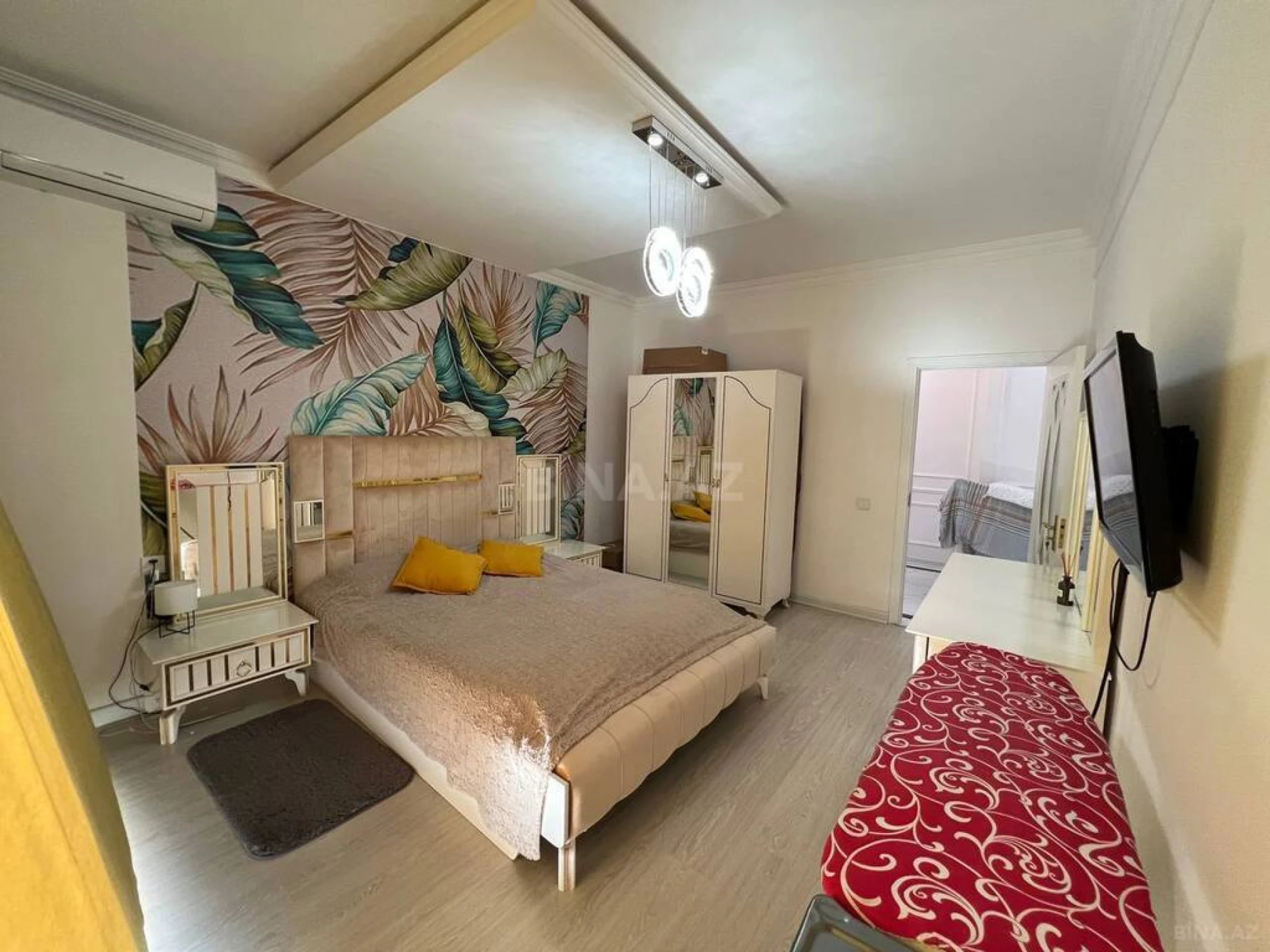 Kirayə verilir 3 otaqlı mənzil 150 m²