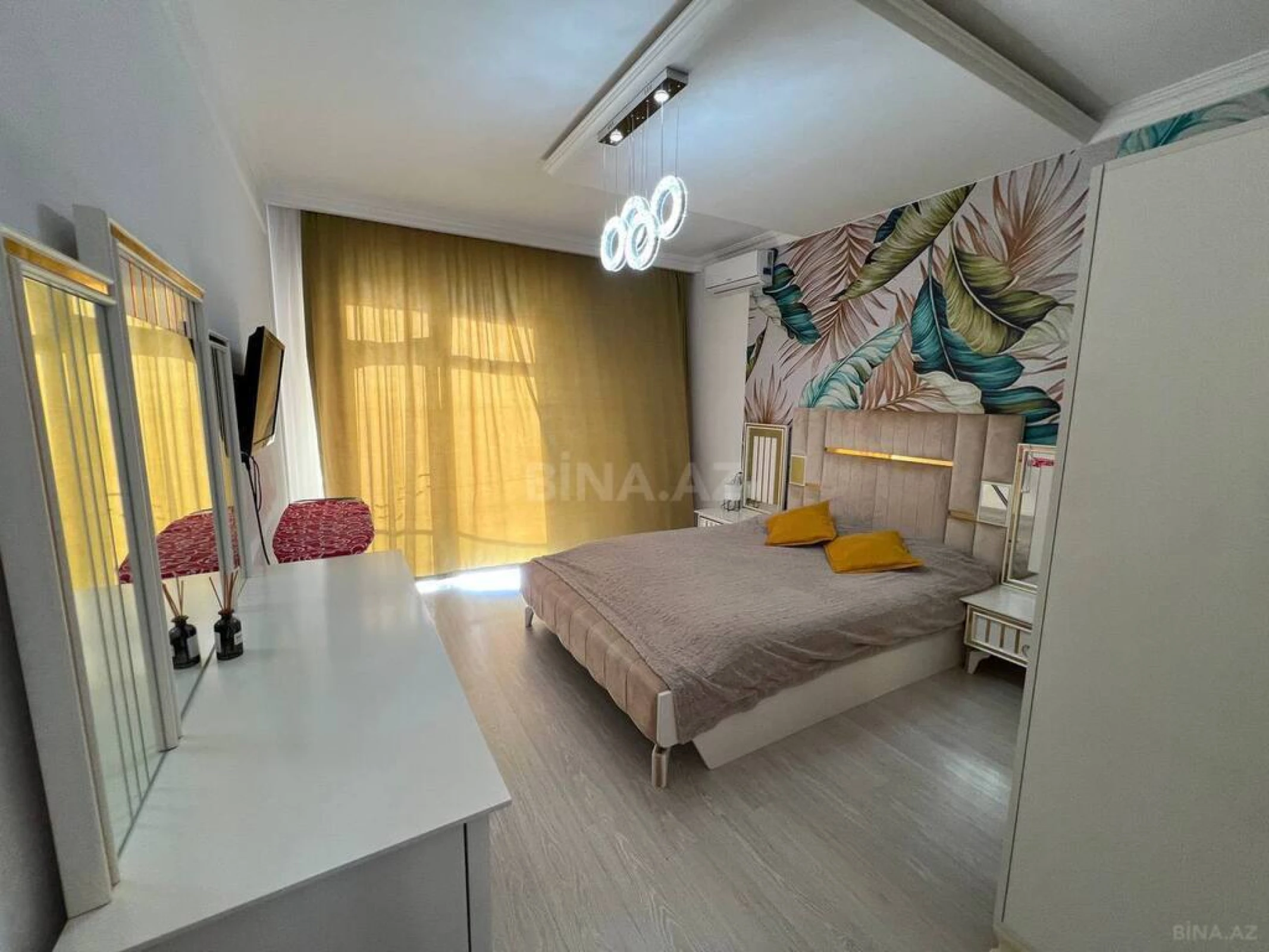 Kirayə verilir 3 otaqlı mənzil 150 m²