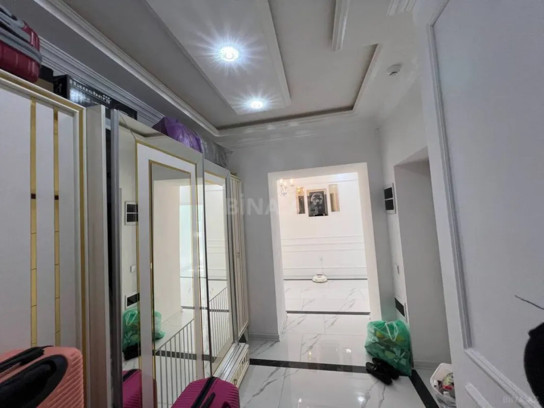 Kirayə verilir 3 otaqlı mənzil 150 m²