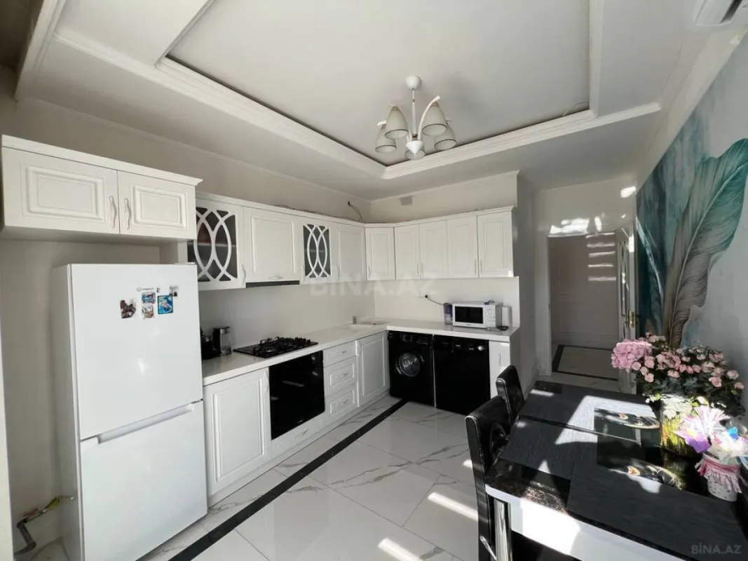 Kirayə verilir 3 otaqlı mənzil 150 m²