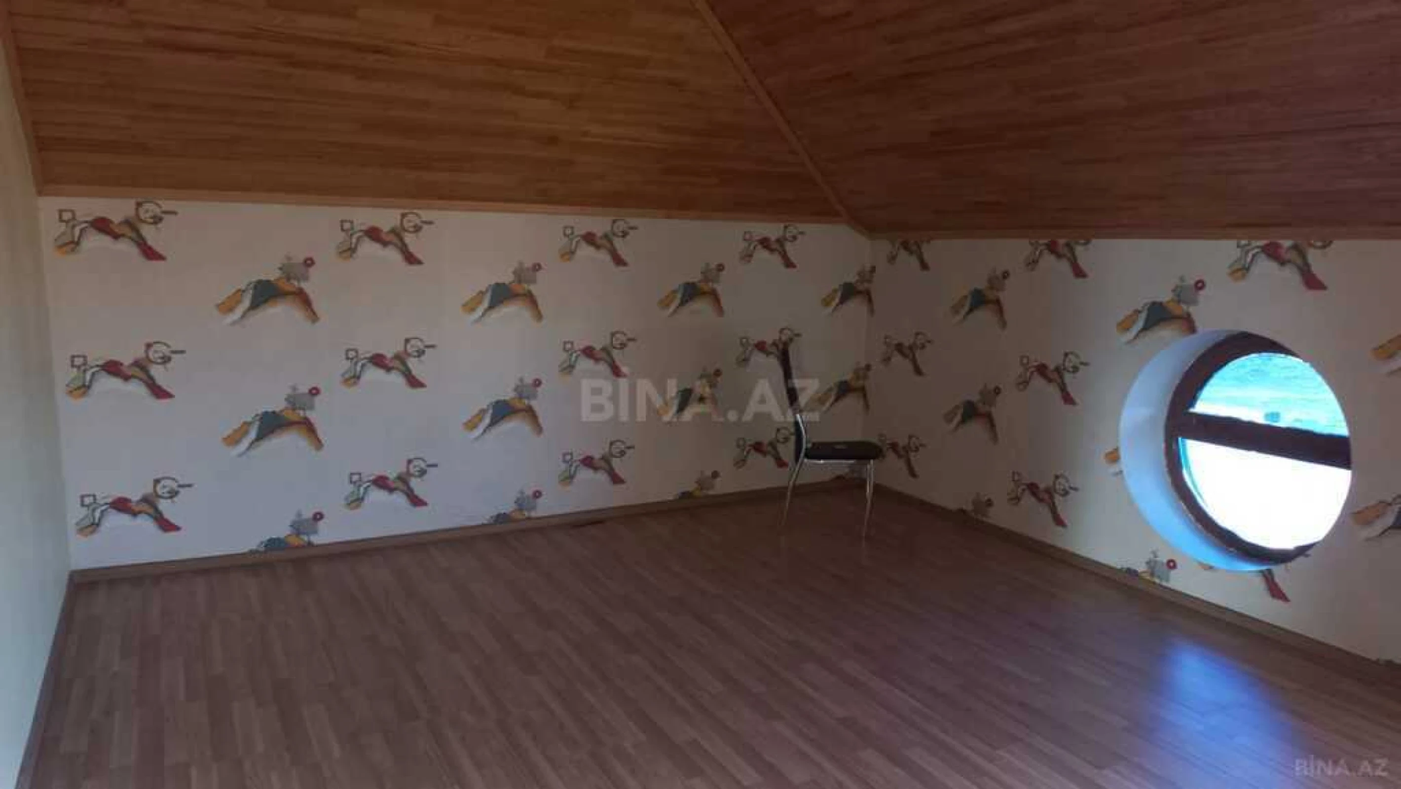 Satılır 7 otaqlı həyət evi 380 m²