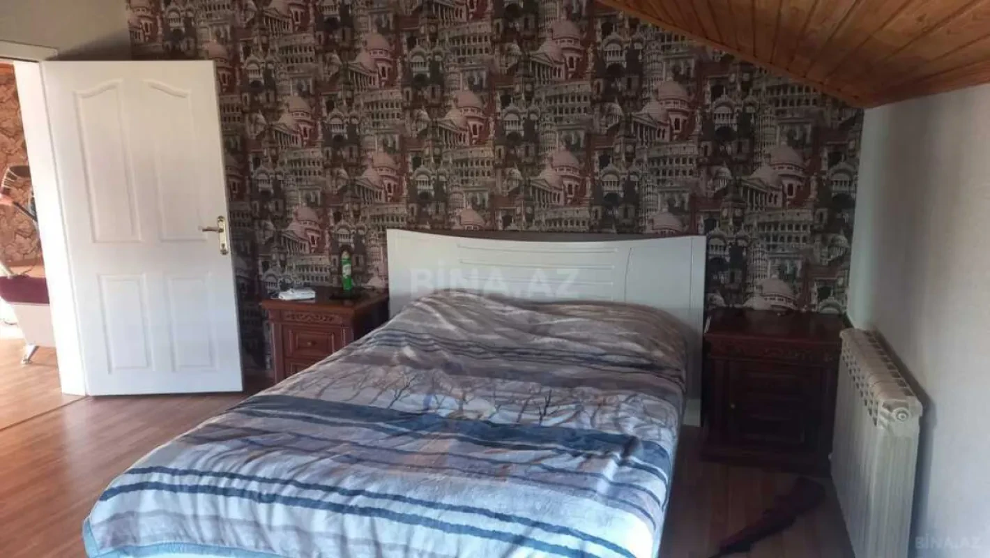 Satılır 7 otaqlı həyət evi 380 m²