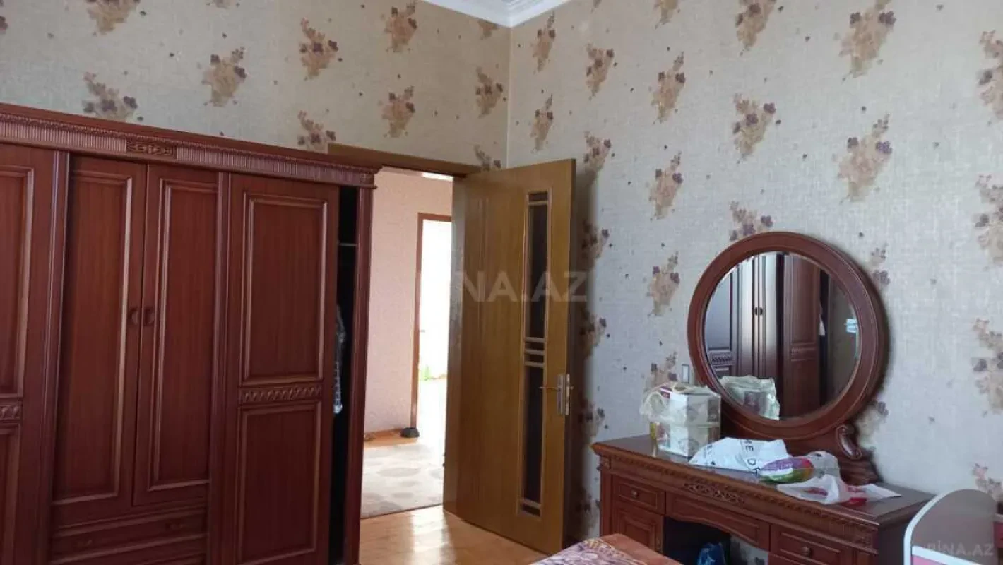 Satılır 7 otaqlı həyət evi 380 m²