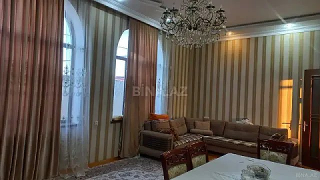 Satılır 7 otaqlı həyət evi 380 m²