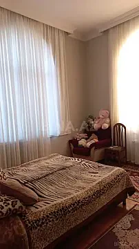 Satılır 7 otaqlı həyət evi 380 m²