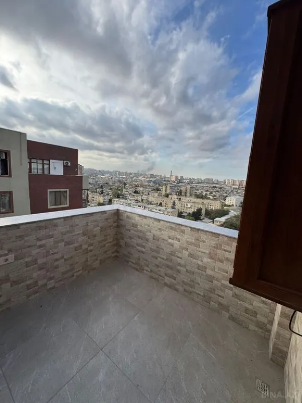 Satılır 4 otaqlı mənzil 216 m²