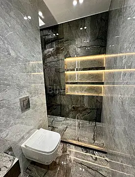 Satılır 4 otaqlı mənzil 216 m²