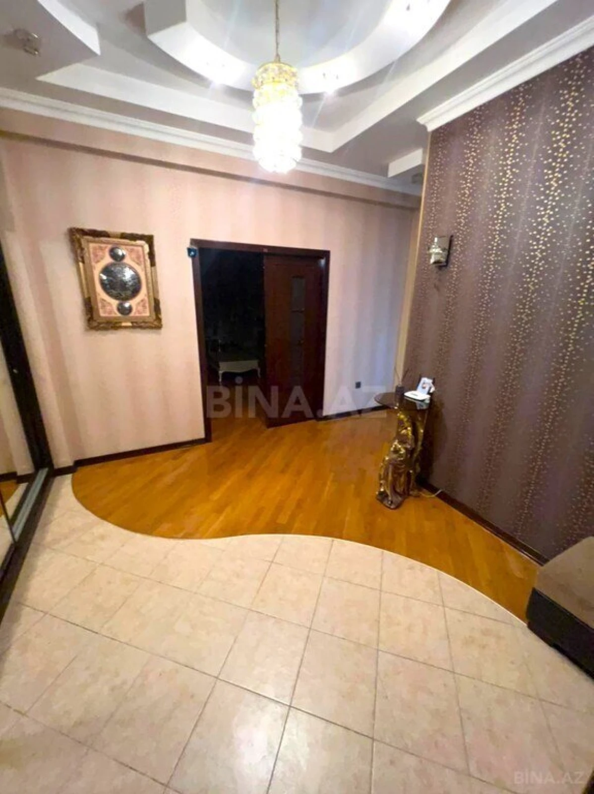 Satılır 3 otaqlı mənzil 125 m²