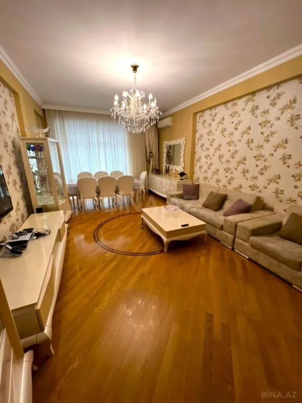 Satılır 3 otaqlı mənzil 125 m²