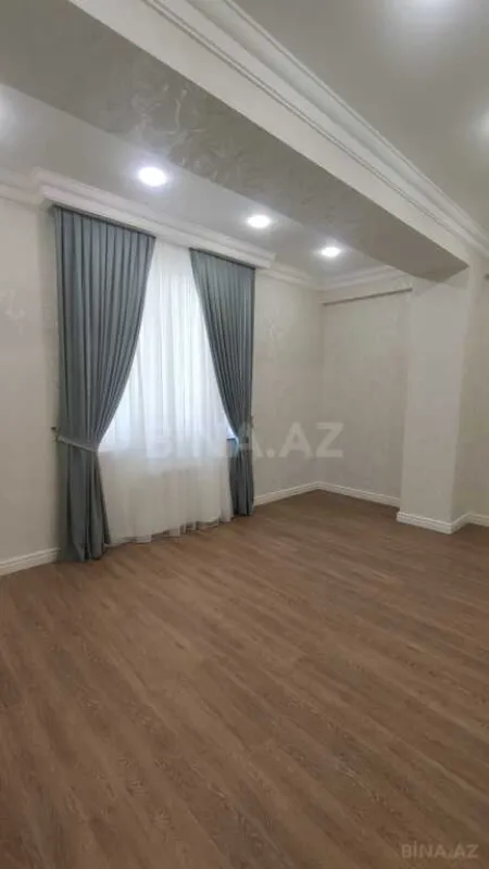Satılır 3 otaqlı mənzil 112 m²