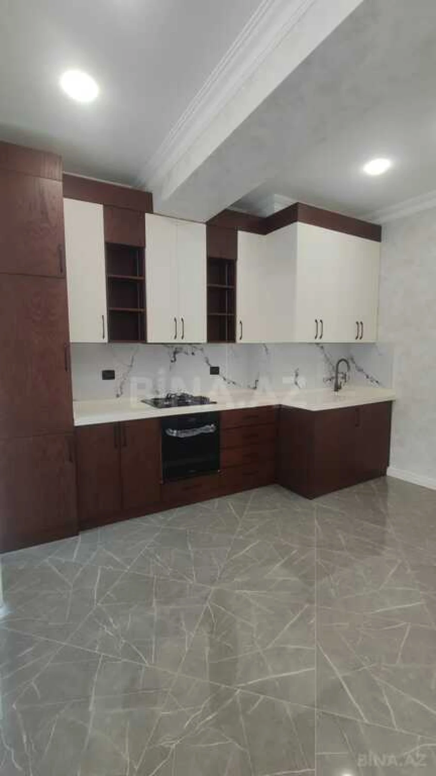 Satılır 3 otaqlı mənzil 112 m²
