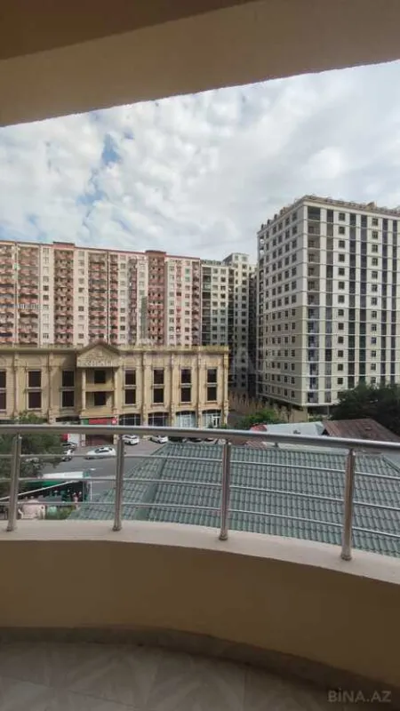 Satılır 3 otaqlı mənzil 112 m²