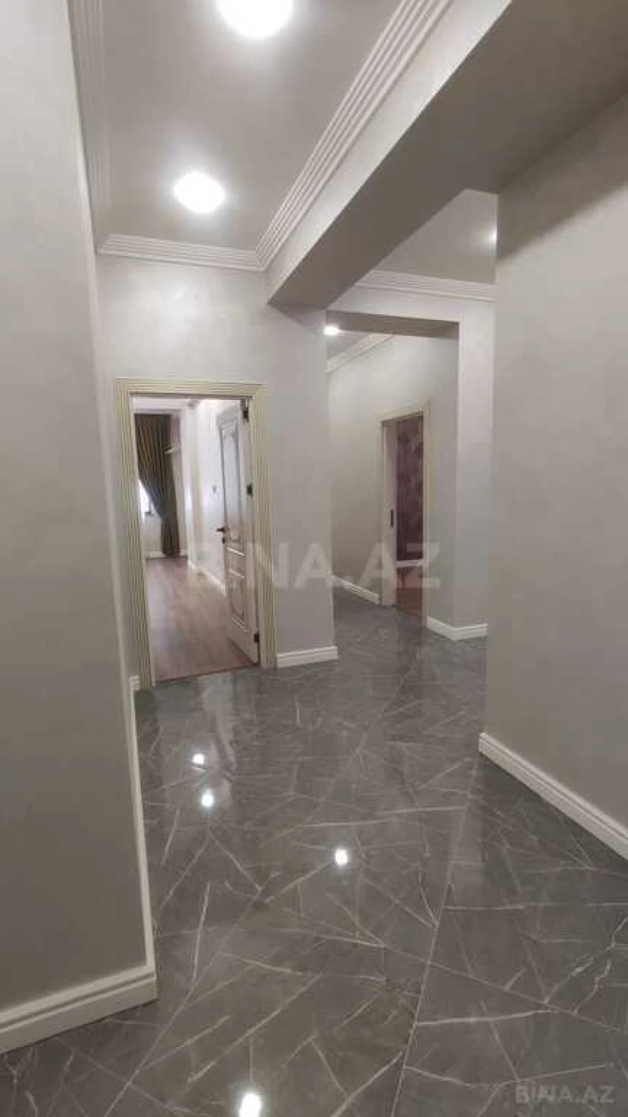 Satılır 3 otaqlı mənzil 112 m²