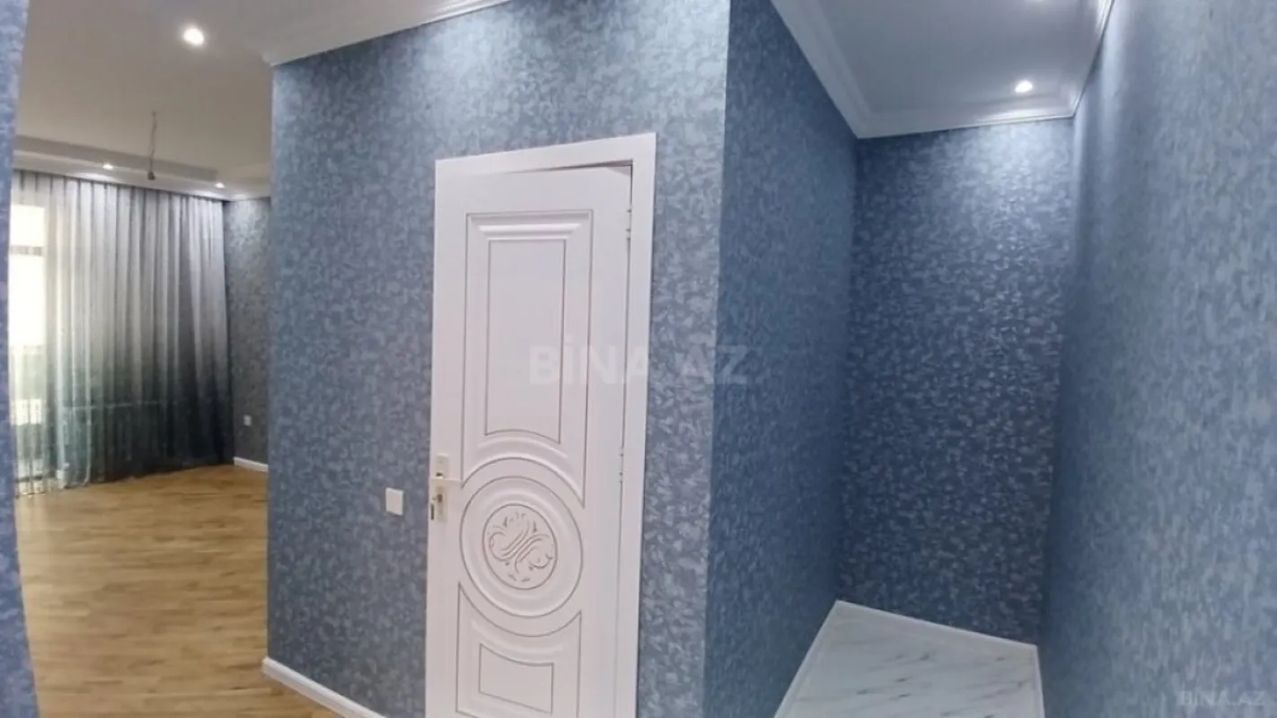 Satılır 4 otaqlı mənzil 180 m²