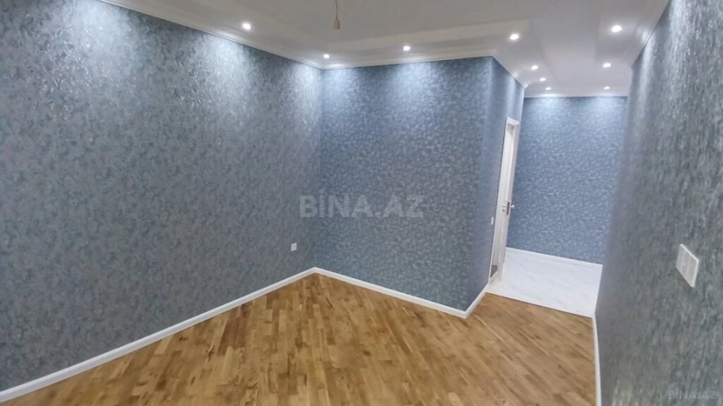 Satılır 4 otaqlı mənzil 180 m²