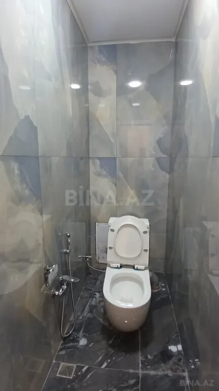 Satılır 4 otaqlı mənzil 180 m²