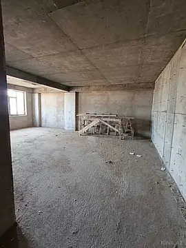 Satılır 3 otaqlı mənzil 121 m²