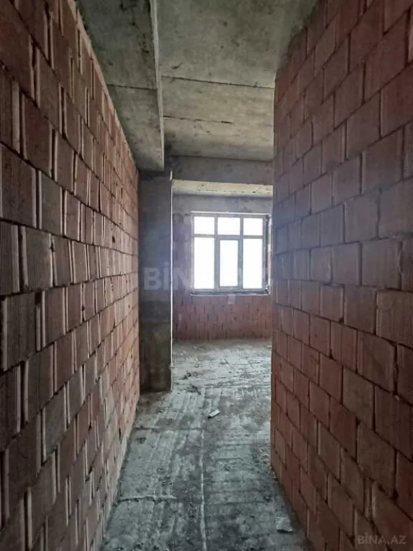 Satılır 3 otaqlı mənzil 121 m²