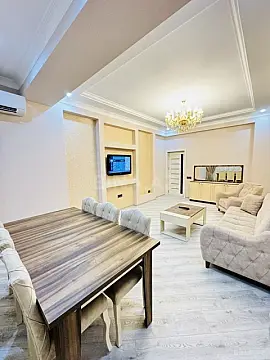 Kirayə verilir 3 otaqlı mənzil 100 m² — Bakı, İnşaatçılar 3 otaq 100.00 m²