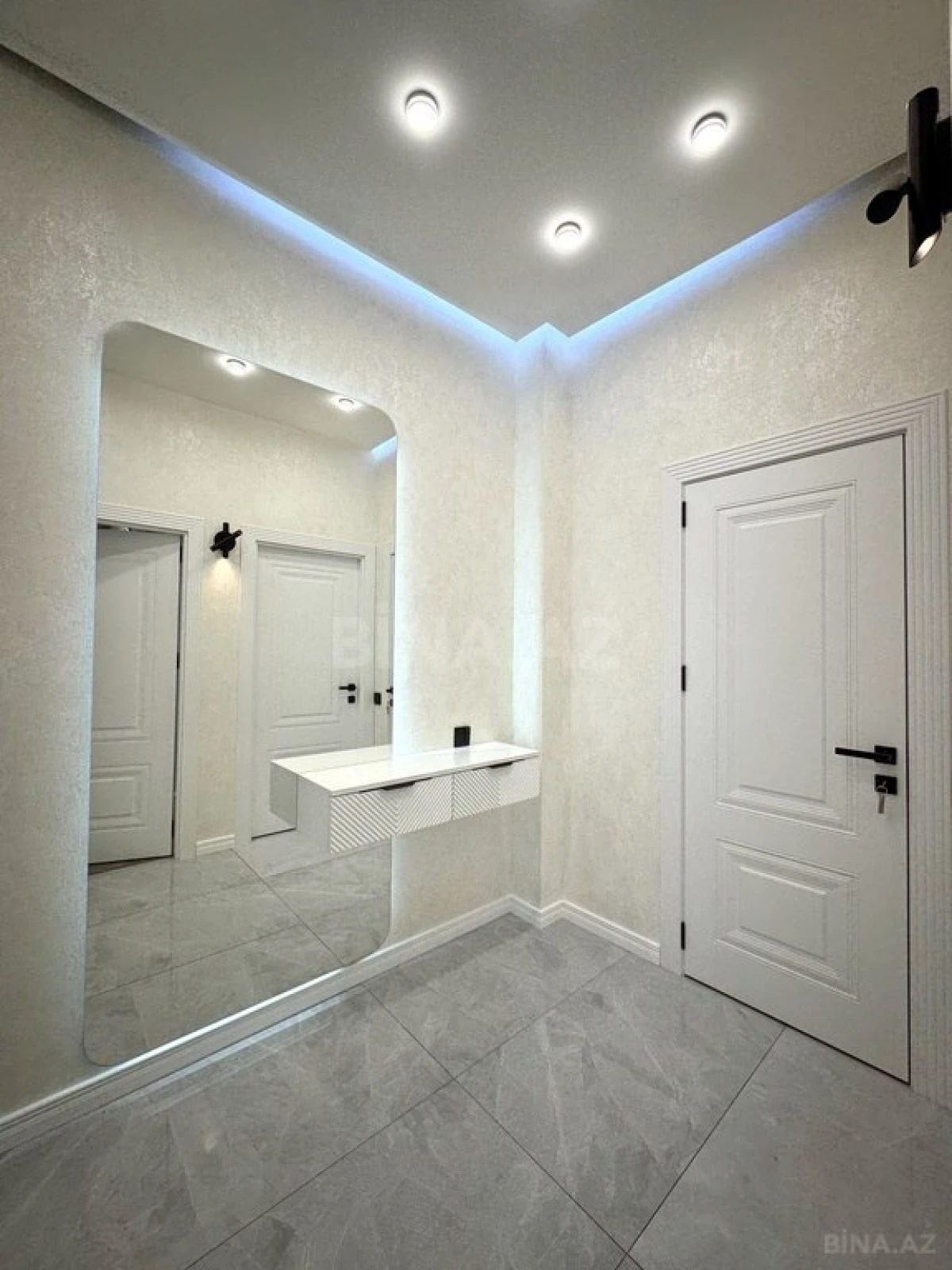 Satılır 2 otaqlı mənzil 55 m²